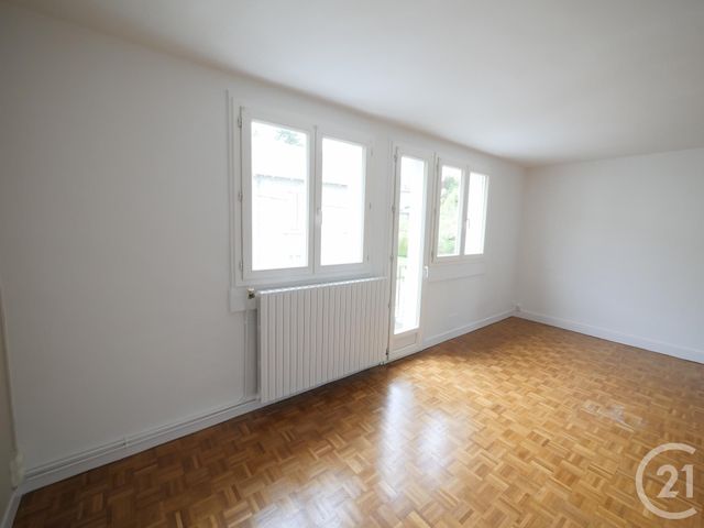 Appartement F4 &agrave; louer - 4 pi&egrave;ces - 67 m2 - Gueret - 23 - LIMOUSIN