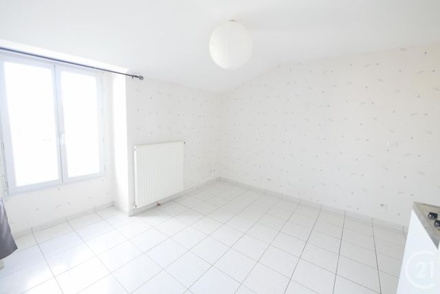 Appartement F2 &agrave; louer - 2 pi&egrave;ces - 28 m2 - Gueret - 23 - LIMOUSIN