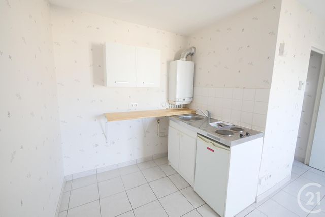 Appartement F2 &agrave; louer - 2 pi&egrave;ces - 28 m2 - Gueret - 23 - LIMOUSIN