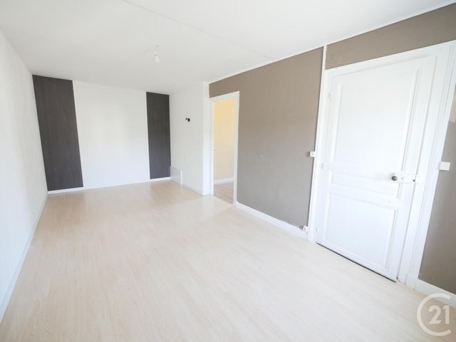 Maison &agrave; louer - 4 pi&egrave;ces - 68,50 m2 - Bussiere Dunoise - 23 - LIMOUSIN