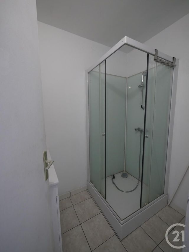 Maison &agrave; louer - 3 pi&egrave;ces - 54 m2 - Montaigut Le Blanc - 23 - LIMOUSIN