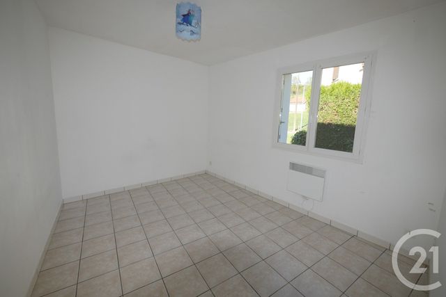 Maison &agrave; louer - 3 pi&egrave;ces - 54 m2 - Montaigut Le Blanc - 23 - LIMOUSIN