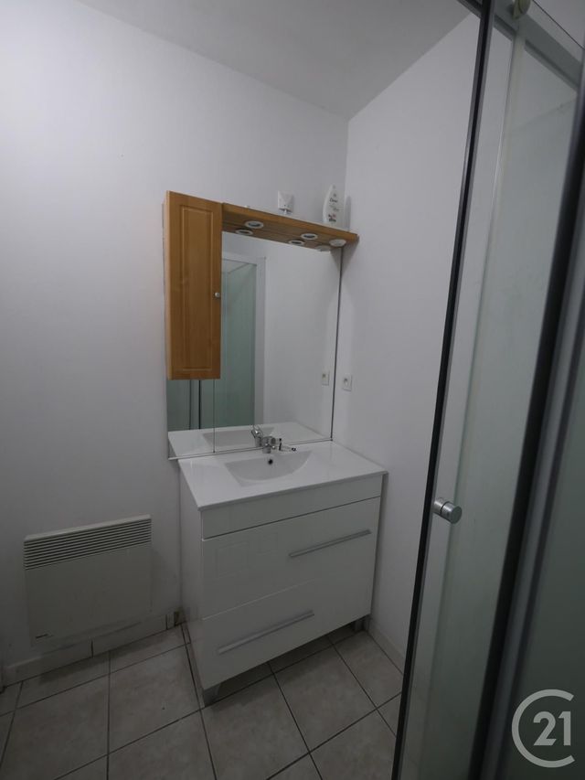 Maison &agrave; louer - 3 pi&egrave;ces - 54 m2 - Montaigut Le Blanc - 23 - LIMOUSIN