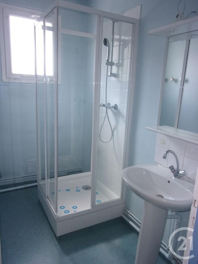 Appartement F4 &agrave; louer - 4 pi&egrave;ces - 83,98 m2 - Gueret - 23 - LIMOUSIN