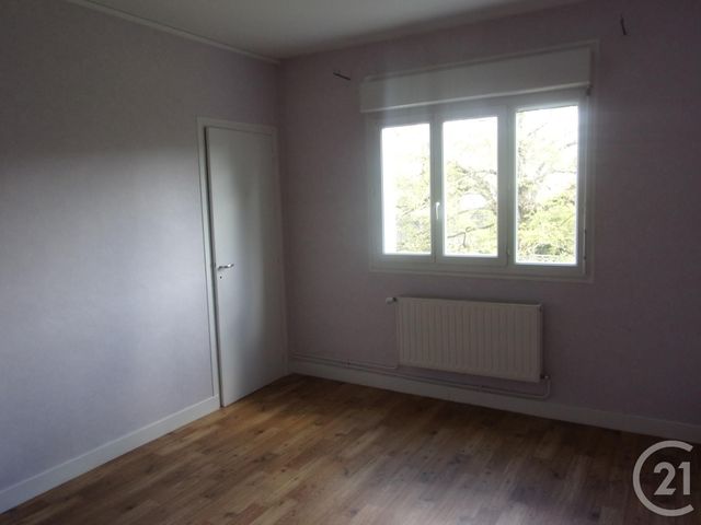 Appartement F4 &agrave; louer - 4 pi&egrave;ces - 83,98 m2 - Gueret - 23 - LIMOUSIN