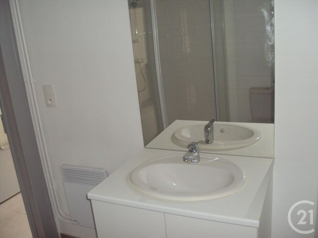 Appartement F2 &agrave; louer - 2 pi&egrave;ces - 24,10 m2 - Gueret - 23 - LIMOUSIN