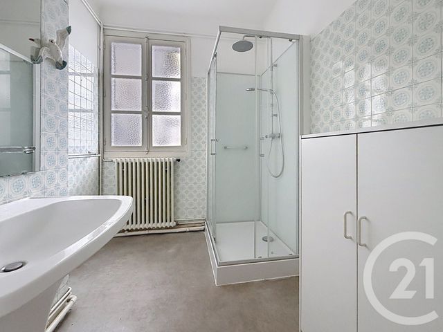 Appartement F6 &agrave; vendre - 5 pi&egrave;ces - 119 m2 - Gueret - 23 - LIMOUSIN