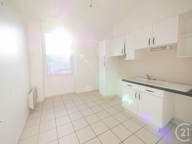 Appartement F3 &agrave; louer - 3 pi&egrave;ces - 79,85 m2 - Gueret - 23 - LIMOUSIN