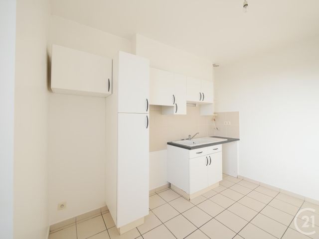 Appartement F3 &agrave; louer - 3 pi&egrave;ces - 79,85 m2 - Gueret - 23 - LIMOUSIN