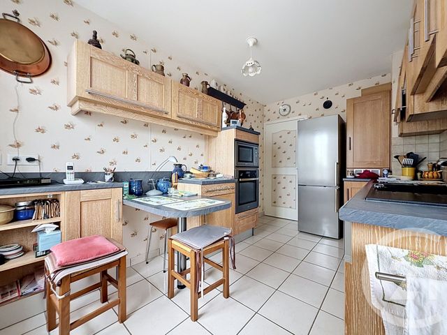 Appartement &agrave; vendre - 4 pi&egrave;ces - 91 m2 - Gueret - 23 - LIMOUSIN