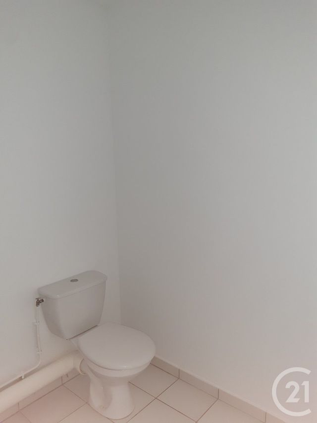 Appartement F2 &agrave; louer - 3 pi&egrave;ces - 55,26 m2 - Gueret - 23 - LIMOUSIN