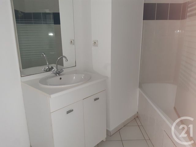 Appartement F2 &agrave; louer - 3 pi&egrave;ces - 55,26 m2 - Gueret - 23 - LIMOUSIN
