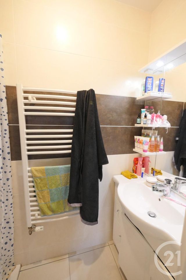 Appartement F2 &agrave; louer - 2 pi&egrave;ces - 31,25 m2 - Gueret - 23 - LIMOUSIN