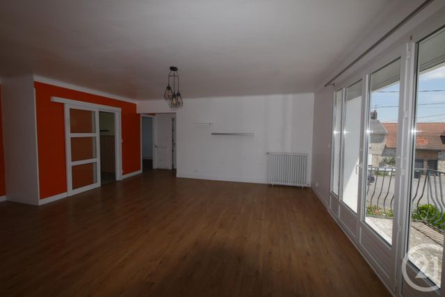 Maison &agrave; louer - 4 pi&egrave;ces - 97 m2 - Gueret - 23 - LIMOUSIN
