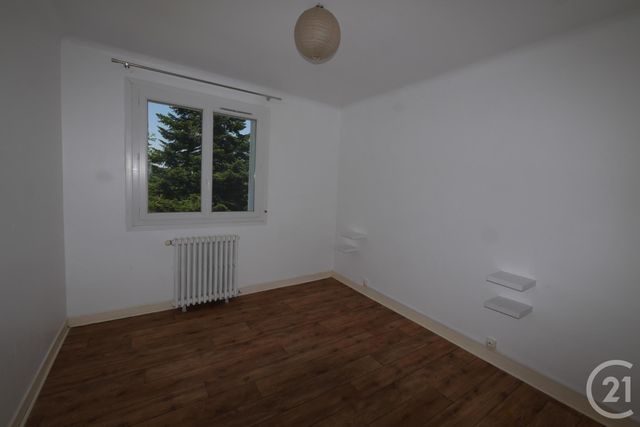 Maison &agrave; louer - 4 pi&egrave;ces - 97 m2 - Gueret - 23 - LIMOUSIN