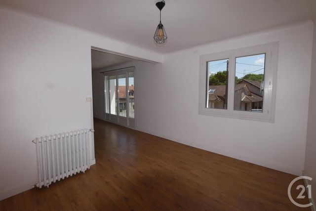 Maison &agrave; louer - 4 pi&egrave;ces - 97 m2 - Gueret - 23 - LIMOUSIN