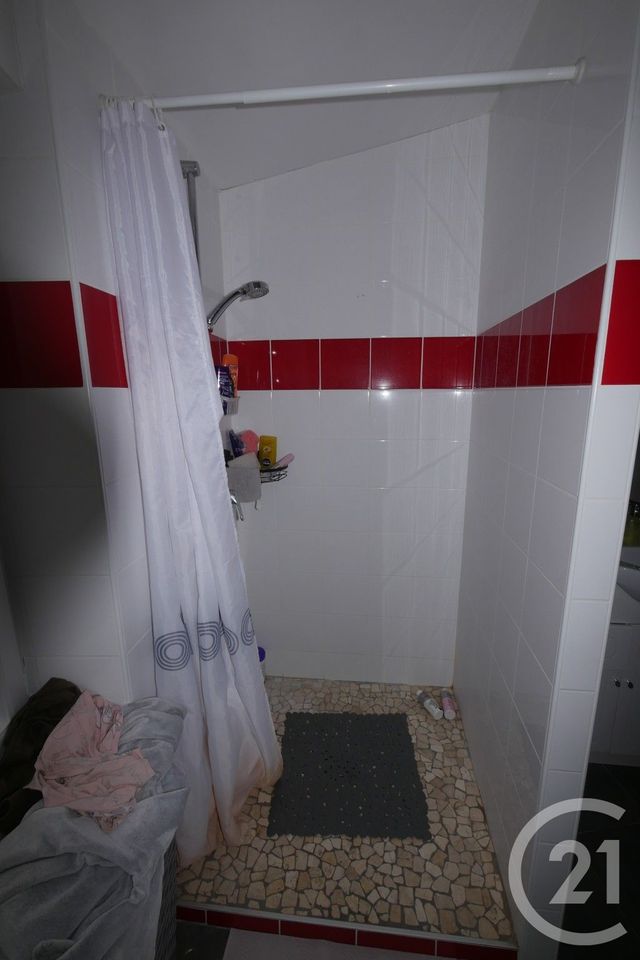 Appartement F2 &agrave; louer - 2 pi&egrave;ces - 41,35 m2 - Gueret - 23 - LIMOUSIN