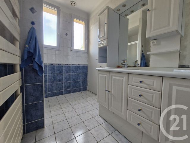 Maison &agrave; louer - 8 pi&egrave;ces - 193 m2 - Gueret - 23 - LIMOUSIN