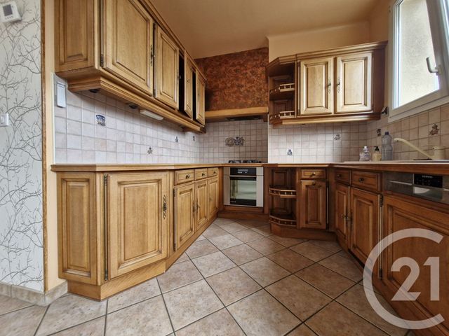 Maison &agrave; louer - 8 pi&egrave;ces - 193 m2 - Gueret - 23 - LIMOUSIN