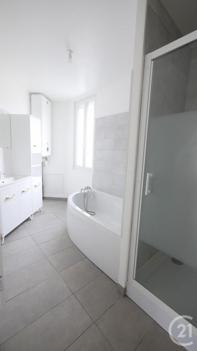 Appartement F3 &agrave; louer - 3 pi&egrave;ces - 71,75 m2 - Gueret - 23 - LIMOUSIN