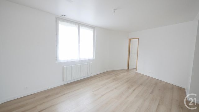 Appartement F3 &agrave; louer - 3 pi&egrave;ces - 71,75 m2 - Gueret - 23 - LIMOUSIN