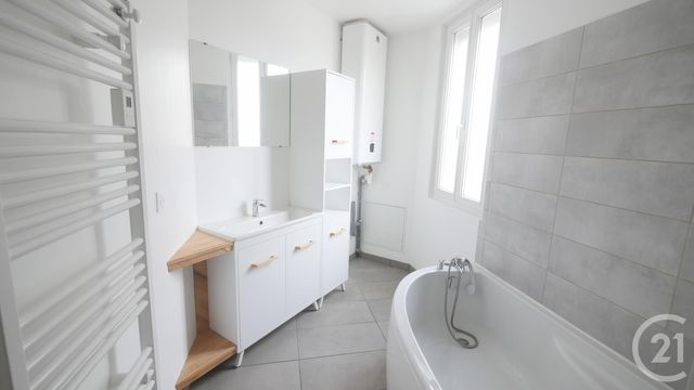 Appartement F3 &agrave; louer - 3 pi&egrave;ces - 71,75 m2 - Gueret - 23 - LIMOUSIN