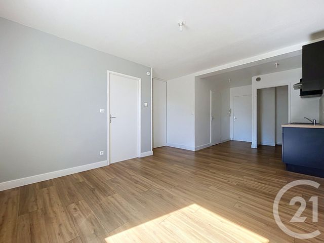 Appartement T2 &agrave; louer - 2 pi&egrave;ces - 36,26 m2 - Gueret - 23 - LIMOUSIN