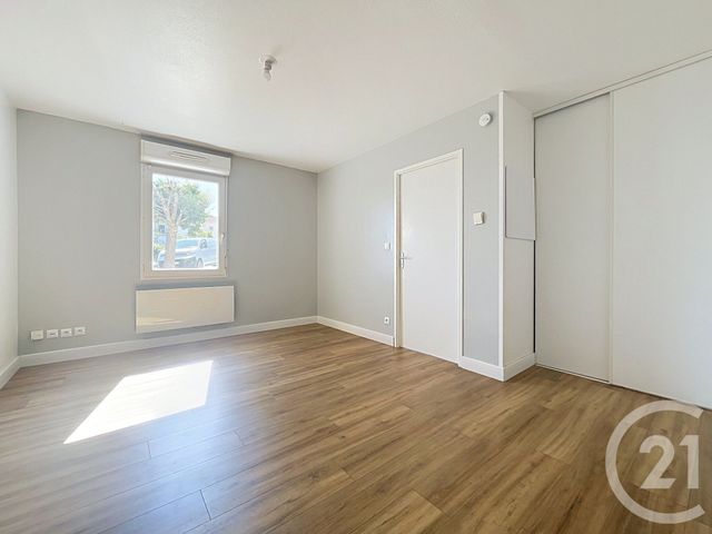 Appartement T2 &agrave; louer - 2 pi&egrave;ces - 36,26 m2 - Gueret - 23 - LIMOUSIN