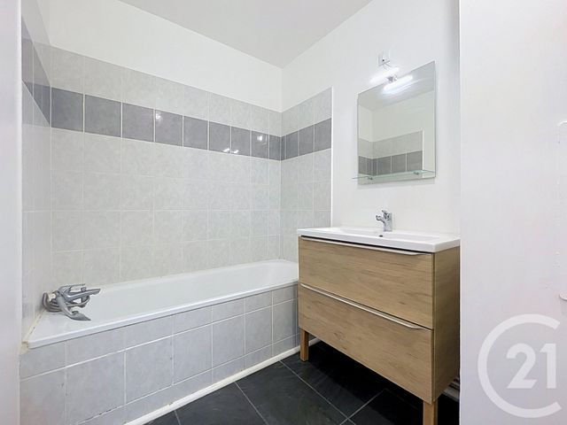 Appartement T2 &agrave; louer - 2 pi&egrave;ces - 36,26 m2 - Gueret - 23 - LIMOUSIN