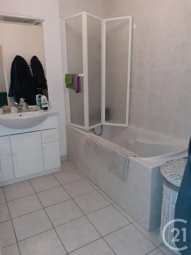Appartement F3 &agrave; louer - 3 pi&egrave;ces - 79 m2 - Pontarion - 23 - LIMOUSIN