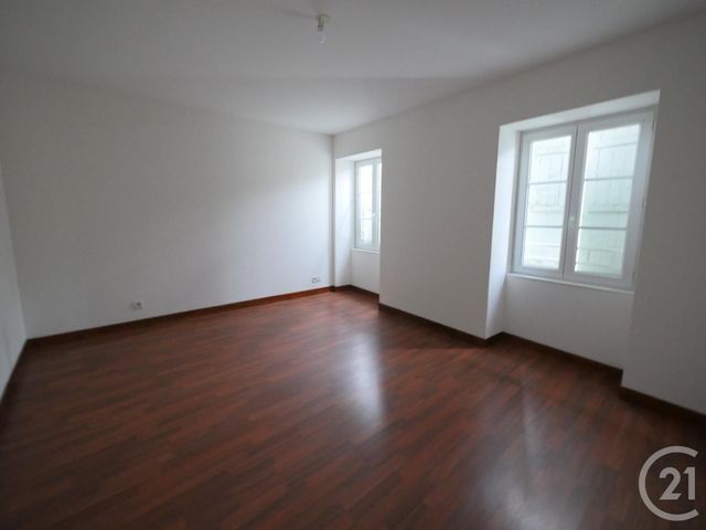 Appartement F3 &agrave; louer - 3 pi&egrave;ces - 79 m2 - Pontarion - 23 - LIMOUSIN