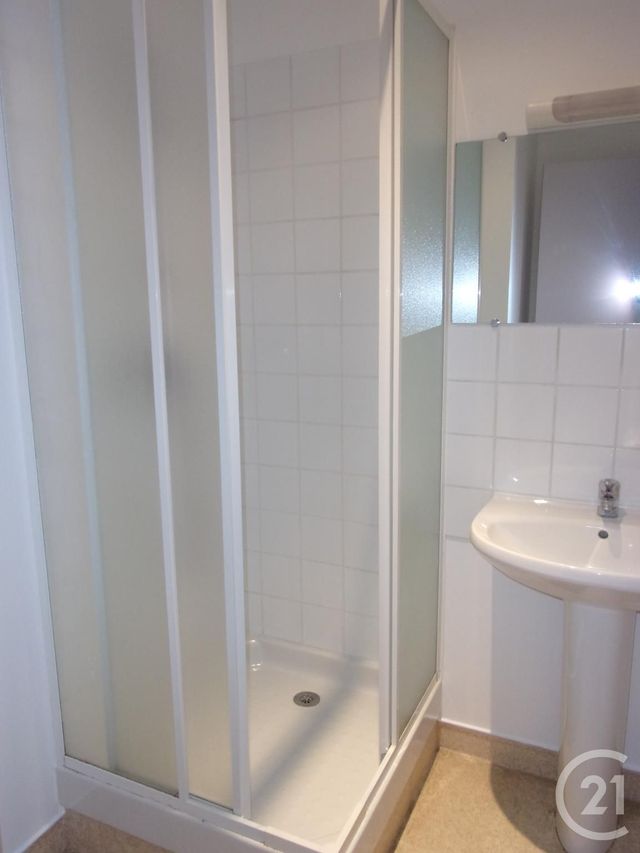 Appartement F2 &agrave; louer - 2 pi&egrave;ces - 35 m2 - Gueret - 23 - LIMOUSIN