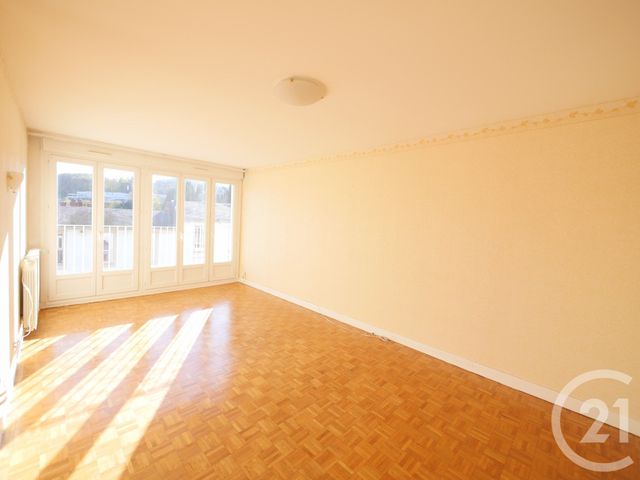 Appartement T4 &agrave; louer - 3 pi&egrave;ces - 80,90 m2 - Gueret - 23 - LIMOUSIN