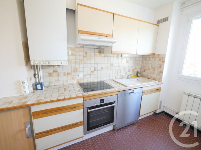 Appartement T4 &agrave; louer - 3 pi&egrave;ces - 80,90 m2 - Gueret - 23 - LIMOUSIN