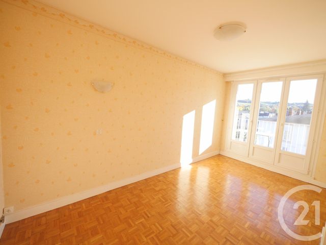 Appartement T4 &agrave; louer - 3 pi&egrave;ces - 80,90 m2 - Gueret - 23 - LIMOUSIN