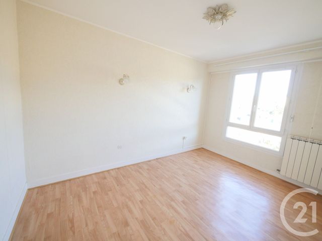 Appartement T4 &agrave; louer - 3 pi&egrave;ces - 80,90 m2 - Gueret - 23 - LIMOUSIN