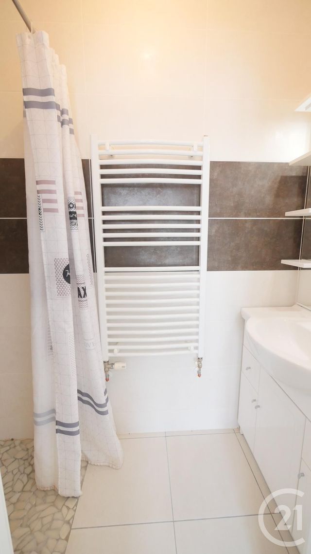 Appartement F2 &agrave; louer - 2 pi&egrave;ces - 31,25 m2 - Gueret - 23 - LIMOUSIN