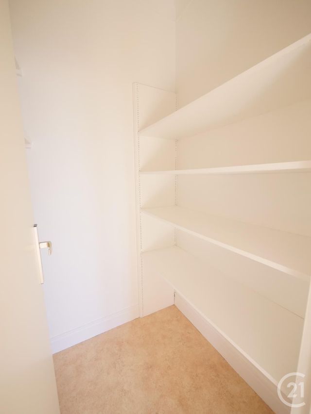 Appartement F3 &agrave; louer - 3 pi&egrave;ces - 70,24 m2 - Bussiere Dunoise - 23 - LIMOUSIN