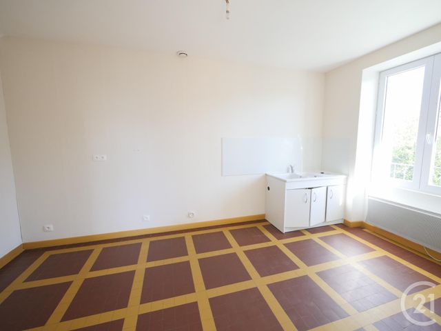 Appartement F3 &agrave; louer - 3 pi&egrave;ces - 70,24 m2 - Bussiere Dunoise - 23 - LIMOUSIN