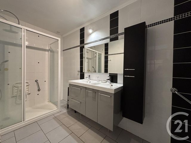 Appartement T4 &agrave; vendre - 6 pi&egrave;ces - 118,67 m2 - Bagnoles De L Orne Normandie - 61 - BASSE-NORMANDIE