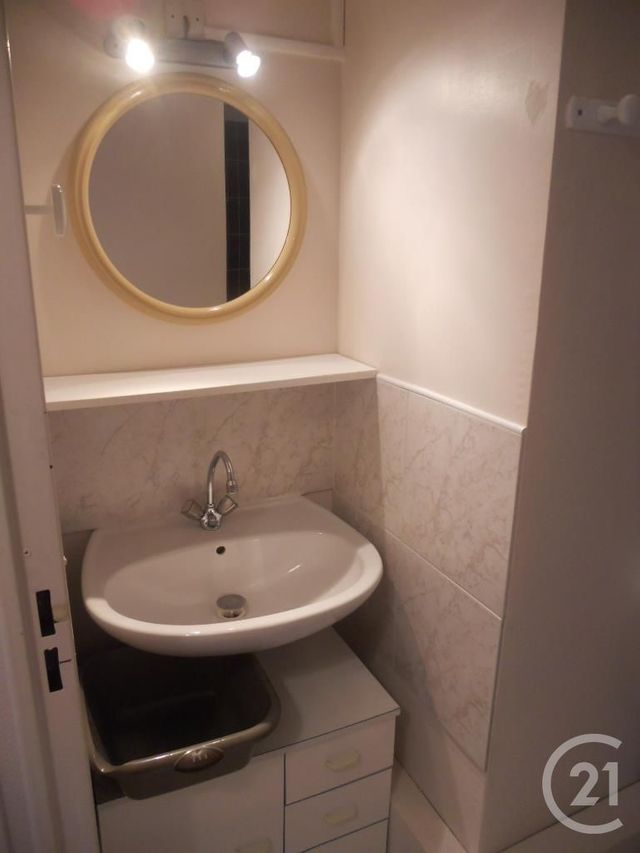 Appartement F1 &agrave; louer - 1 pi&egrave;ce - 18 m2 - Bagnoles De L Orne Normandie - 61 - BASSE-NORMANDIE