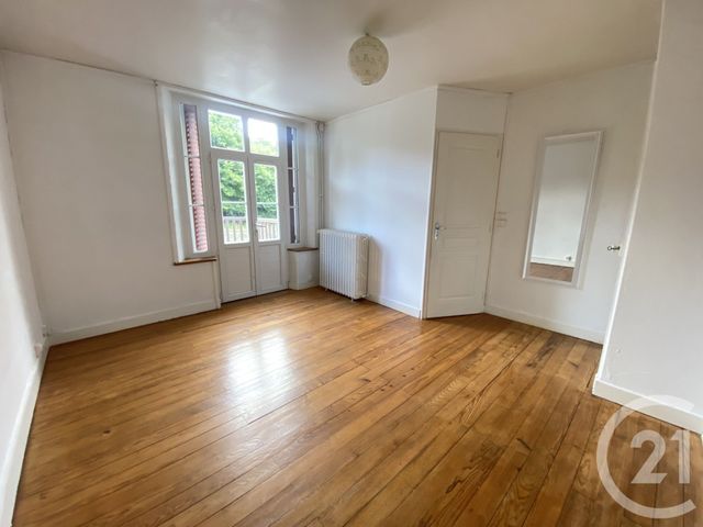 Maison &agrave; louer - 3 pi&egrave;ces - 63,91 m2 - Bagnoles De L Orne Normandie - 61 - BASSE-NORMANDIE