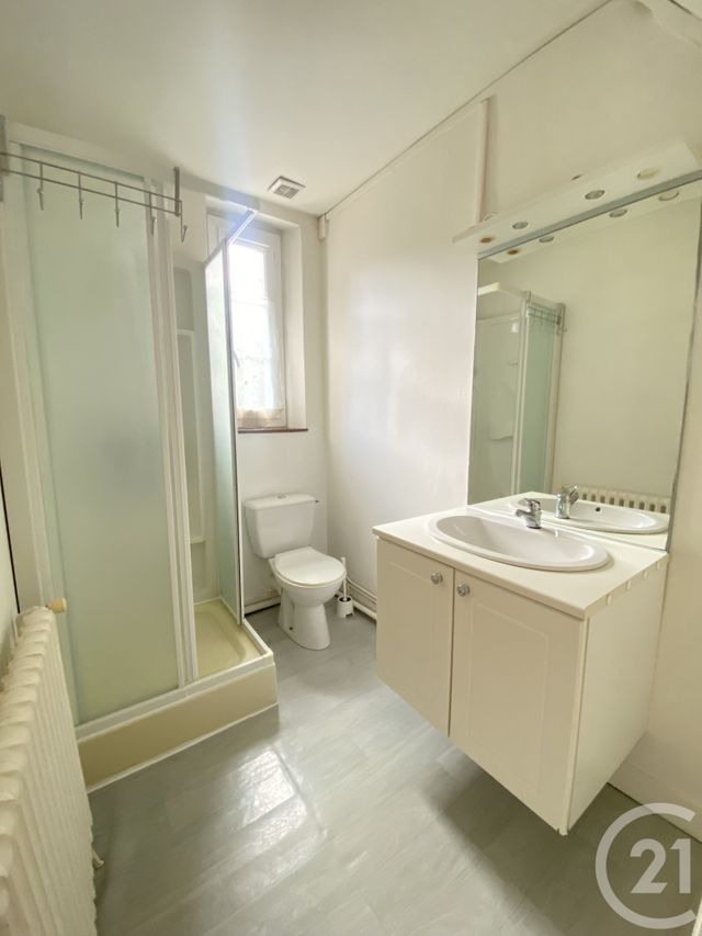 Maison &agrave; louer - 3 pi&egrave;ces - 63,91 m2 - Bagnoles De L Orne Normandie - 61 - BASSE-NORMANDIE