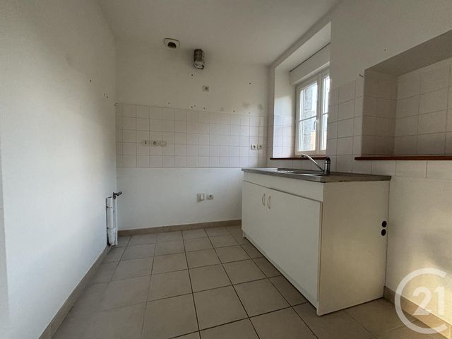 Maison &agrave; louer - 4 pi&egrave;ces - 96,80 m2 - Ste Marguerite De Carrouges - 61 - BASSE-NORMANDIE