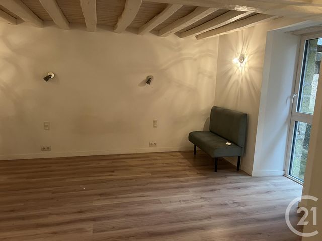 Maison &agrave; louer - 2 pi&egrave;ces - 87,16 m2 - Lassay Les Chateaux - 53 - PAYS-DE-LOIRE