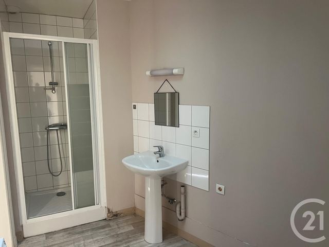 Appartement F2 &agrave; louer - 2 pi&egrave;ces - 48 m2 - Bagnoles De L Orne Normandie - 61 - BASSE-NORMANDIE