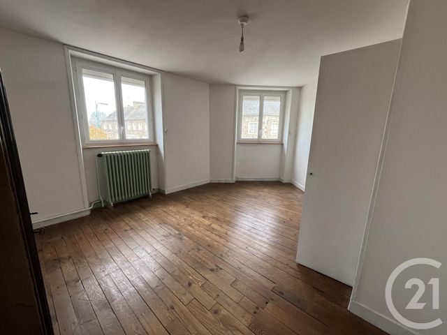 Maison &agrave; louer - 7 pi&egrave;ces - 160 m2 - Joue Du Bois - 61 - BASSE-NORMANDIE