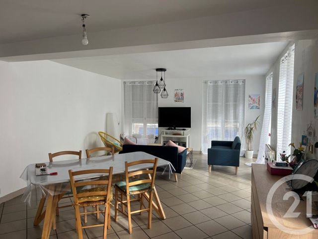 Appartement &agrave; louer - 4 pi&egrave;ces - 104 m2 - La Ferte Mace - 61 - BASSE-NORMANDIE