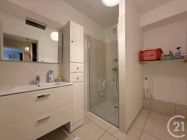 Appartement T3 &agrave; vendre - 3 pi&egrave;ces - 73,51 m2 - Guilherand Granges - 07 - RHONE-ALPES