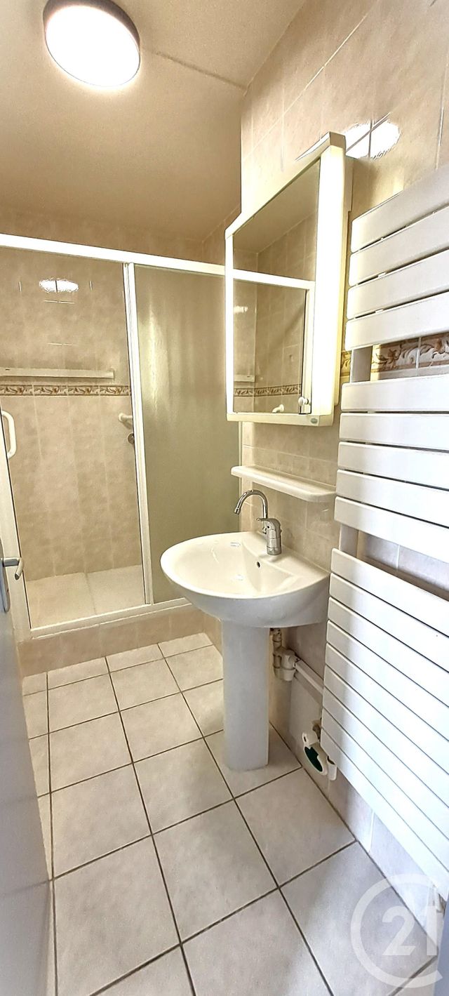 Appartement T3 &agrave; louer - 3 pi&egrave;ces - 72,81 m2 - Bourg Les Valence - 26 - RHONE-ALPES